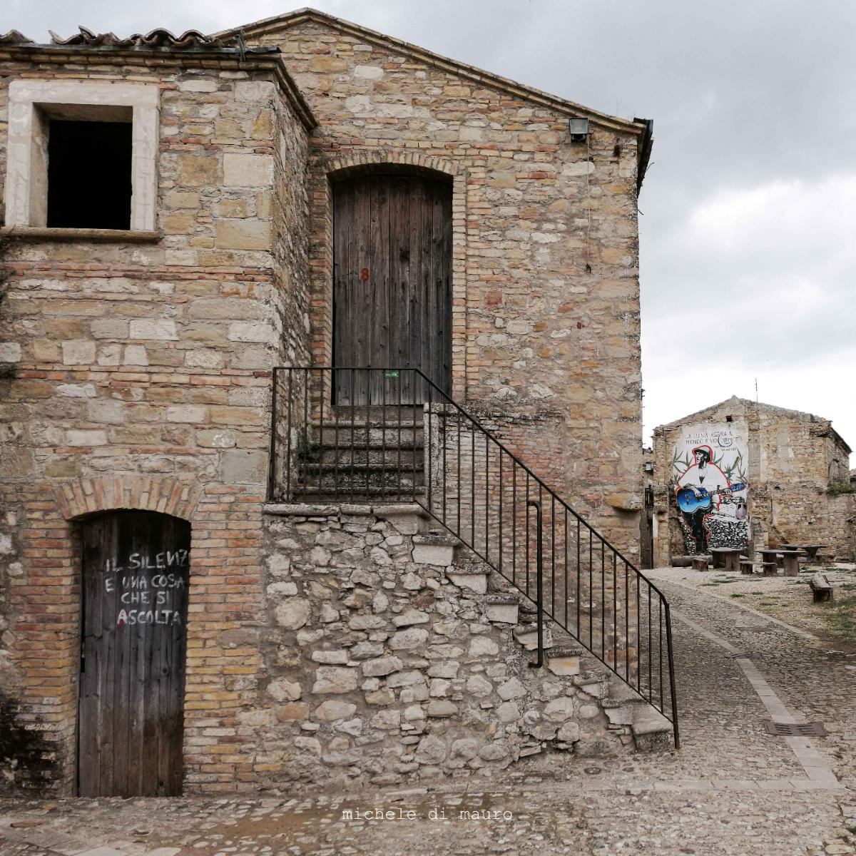 Borgo medievale abbandonato di Rione Fossi