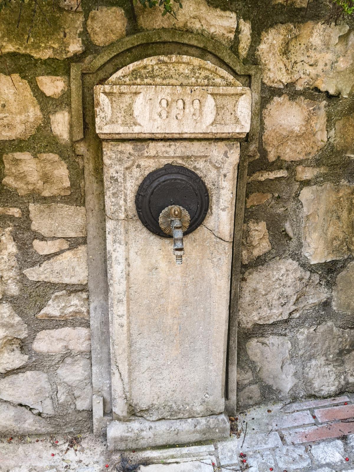 Fontana del 1899 Carpinone